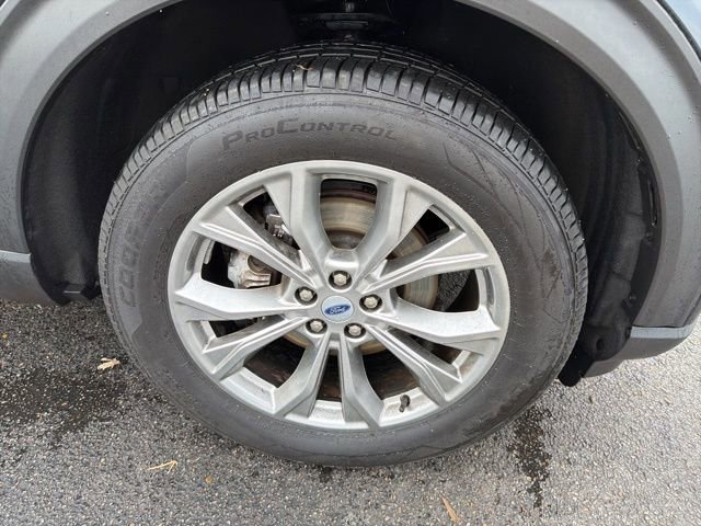 Certified 2023 Ford Explorer XLT w/ Equipment Group 202A image 7