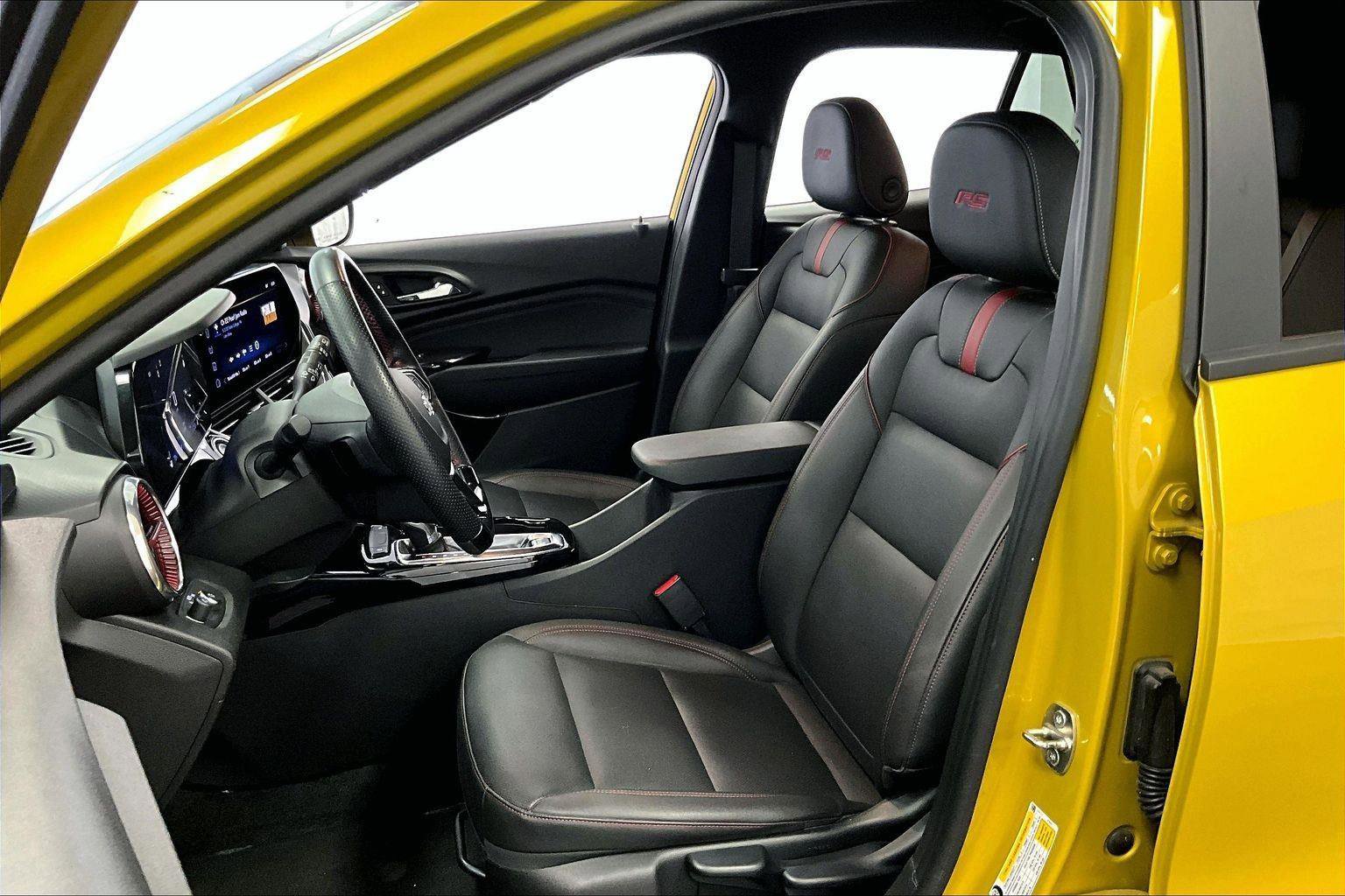 Used 2024 Chevrolet Trax RS w/ Driver Confidence Package image 24