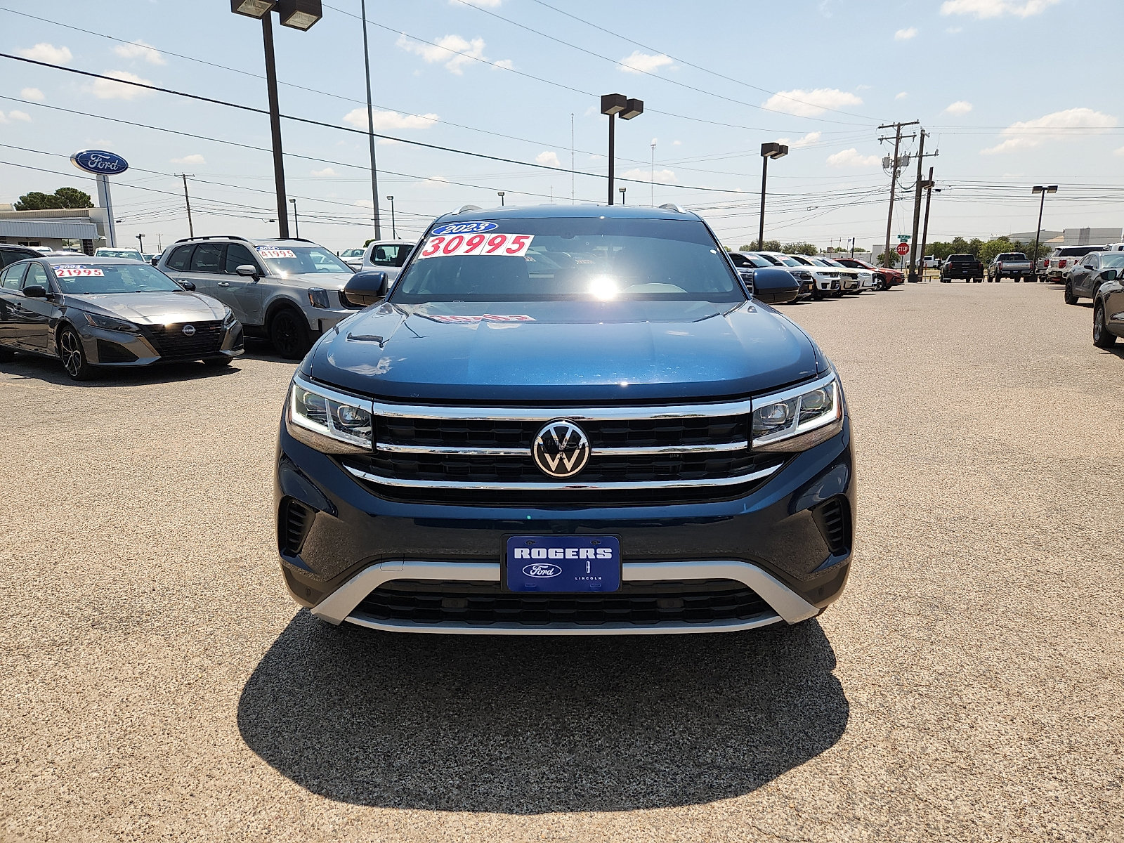 Used 2023 Volkswagen Atlas Cross Sport SE w/ Black Wheel Package FWD image 2
