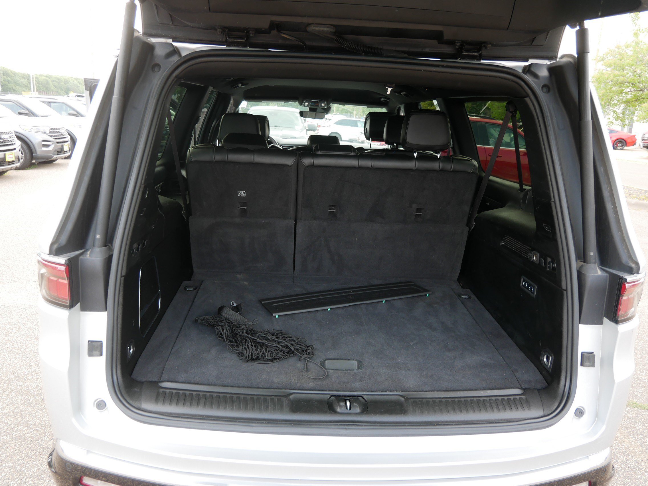 Used 2024 Jeep Wagoneer L Series II AWD/4WD image 18