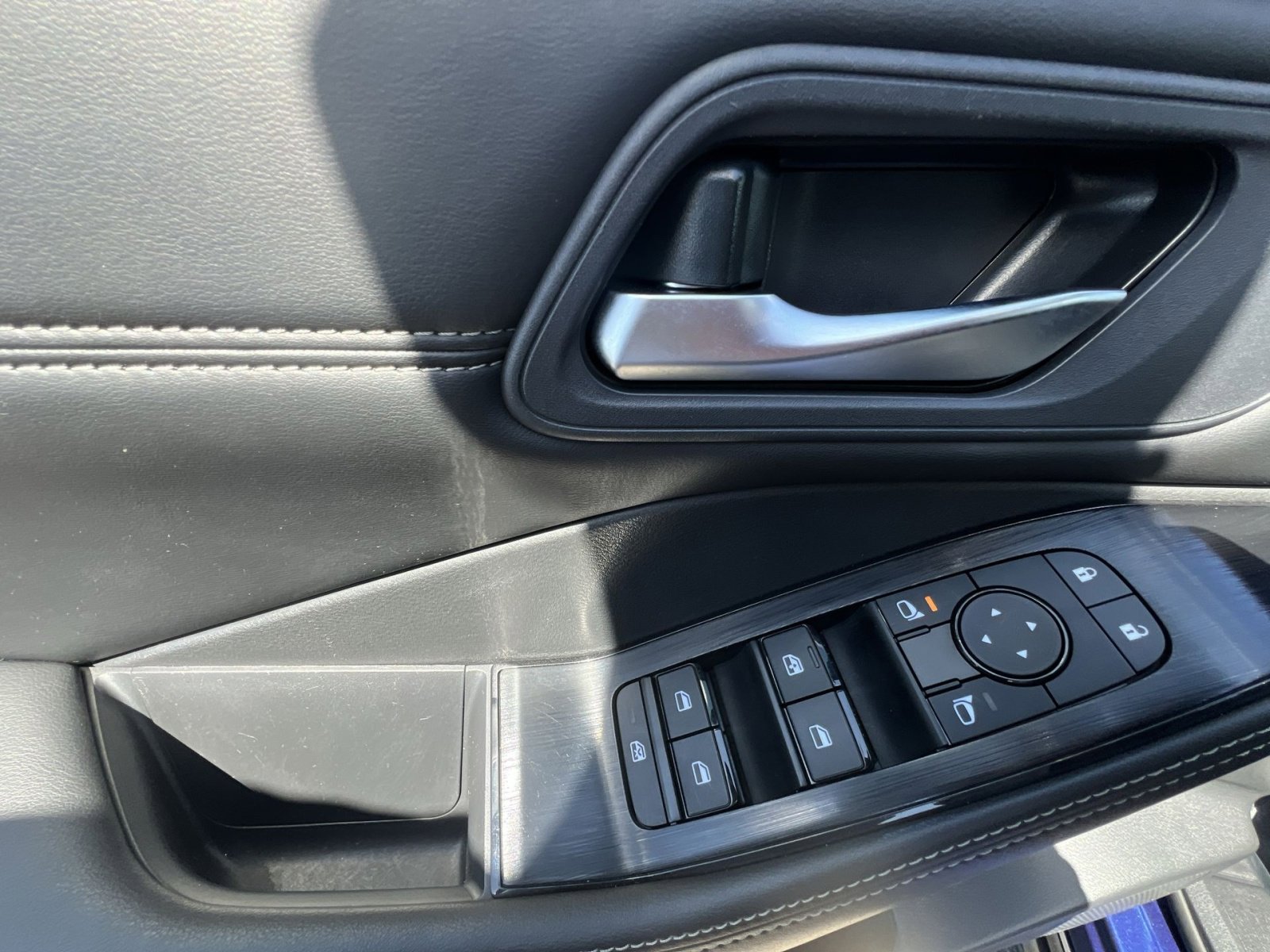 Used 2023 Nissan Rogue SV w/ SV Premium B Package AWD/4WD image 23