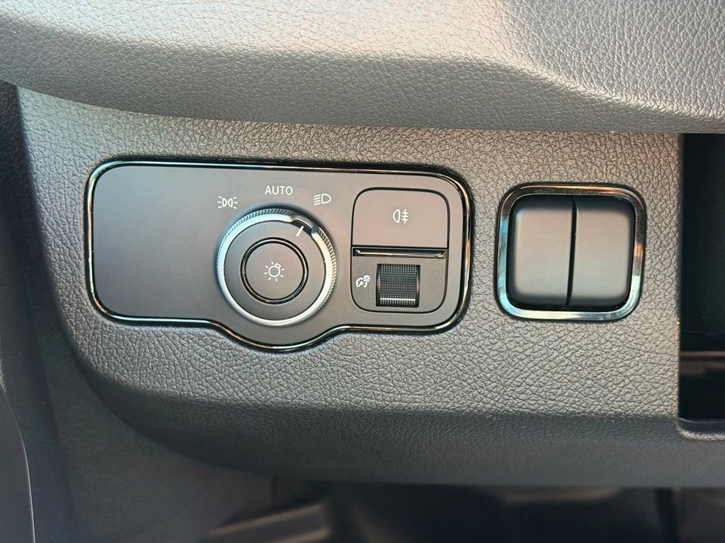 Used 2024 Mercedes-Benz Sprinter 2500 image 11
