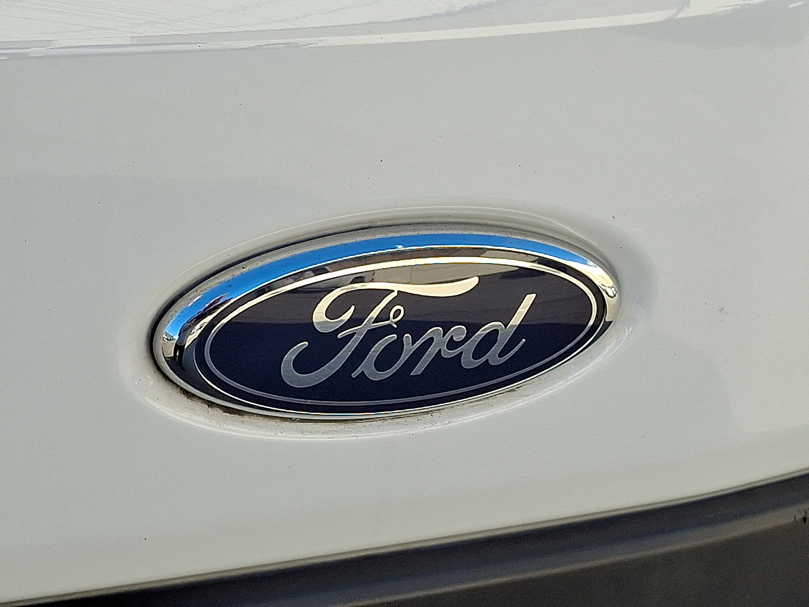 Certified 2024 Ford Transit 250 w/ Exterior Upgrade Package image 28