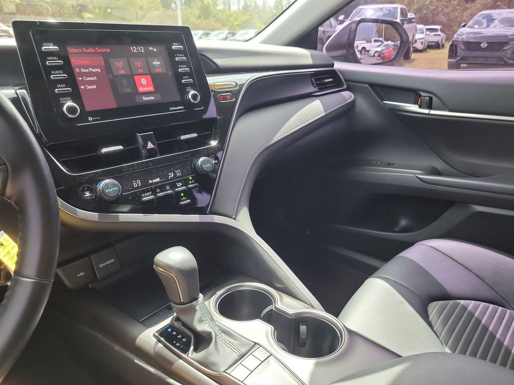 Used 2023 Toyota Camry SE image 17