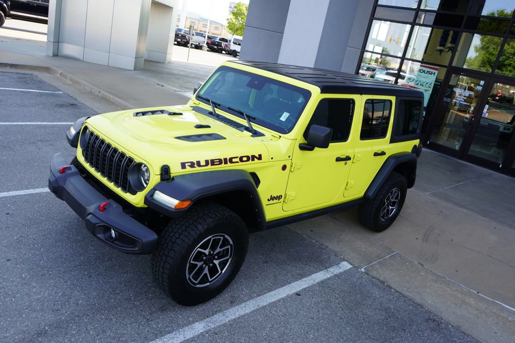 Used 2024 Jeep Wrangler Unlimited Rubicon AWD/4WD image 13