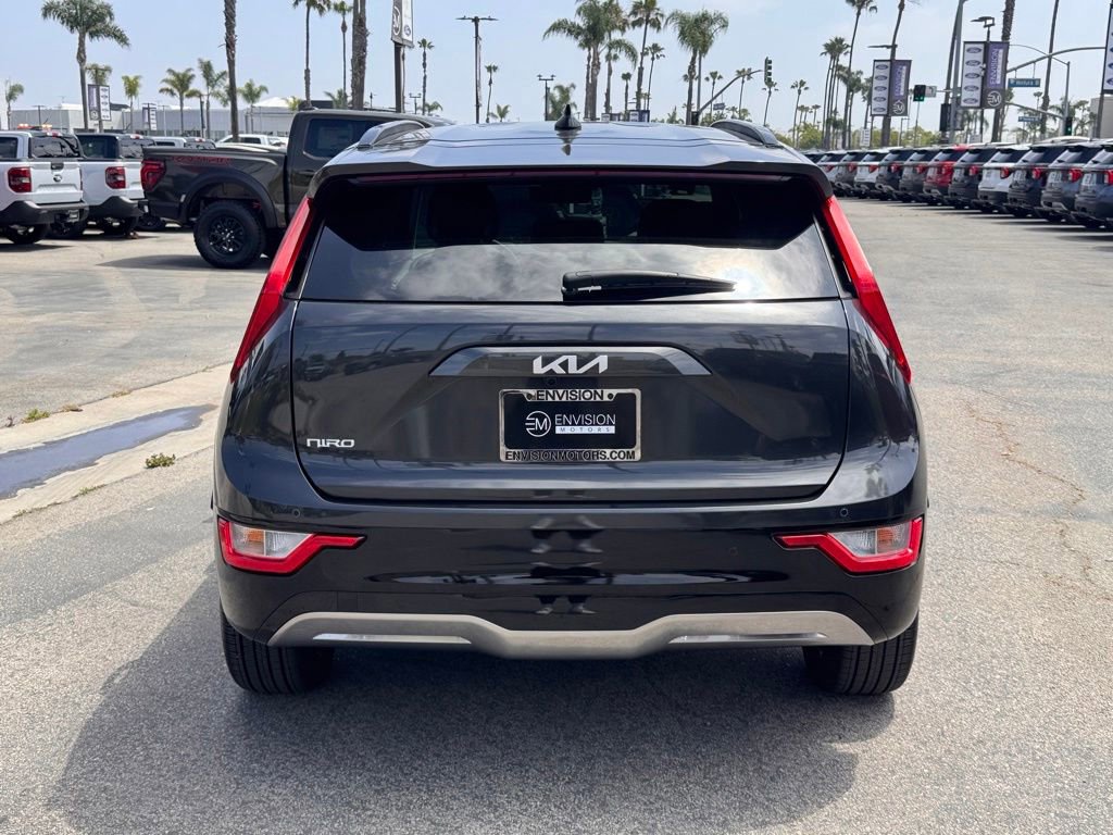 Used 2025 Kia Niro Wind FWD image 11