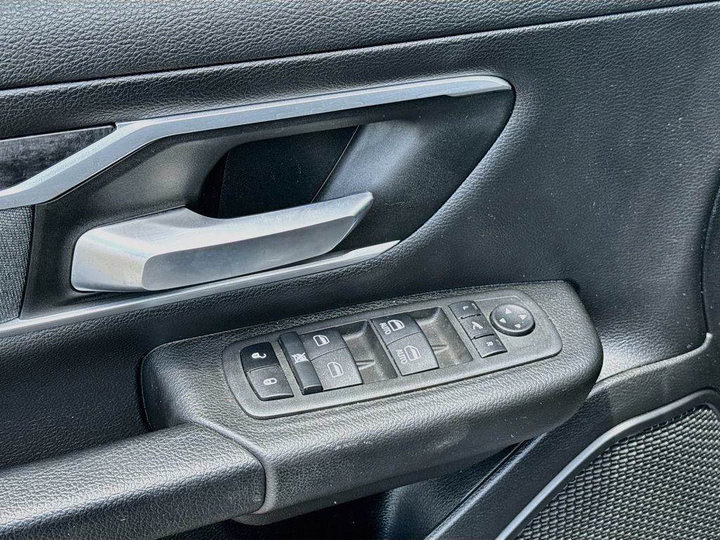 Used 2022 RAM 1500 Big Horn AWD/4WD image 18