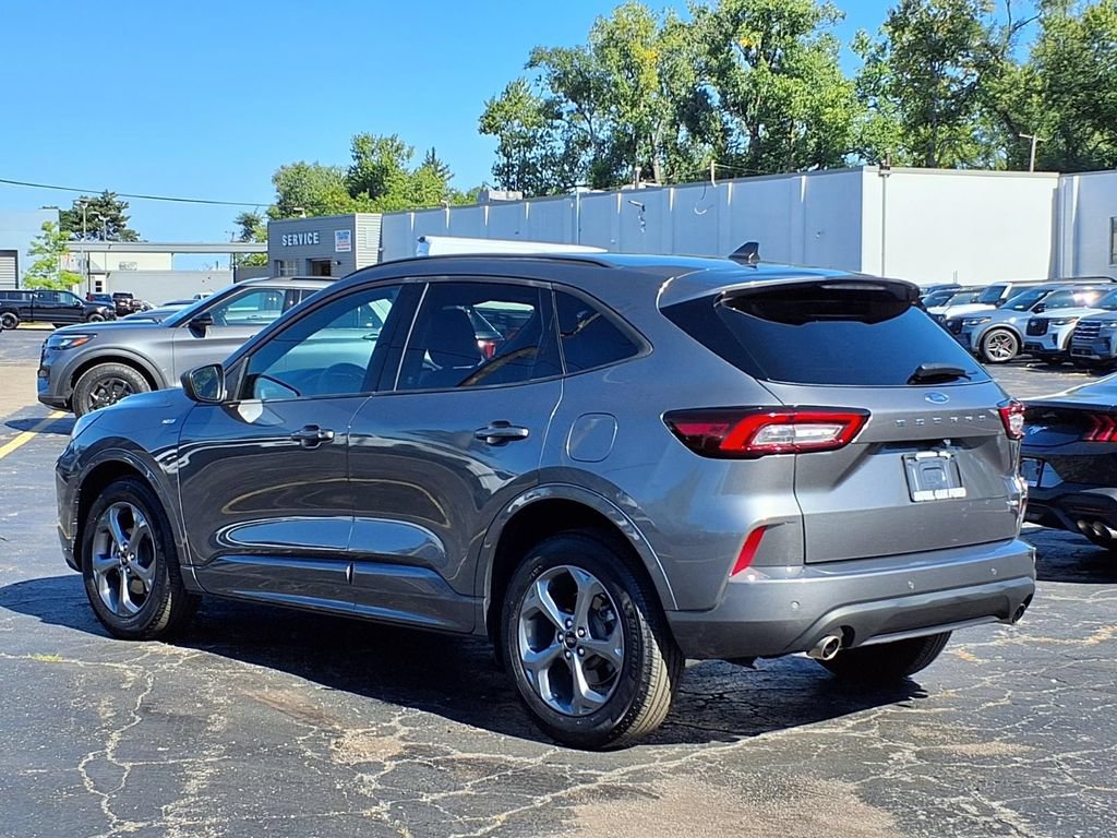 Certified 2023 Ford Escape ST-Line w/ Tech Pack #1 AWD/4WD image 2