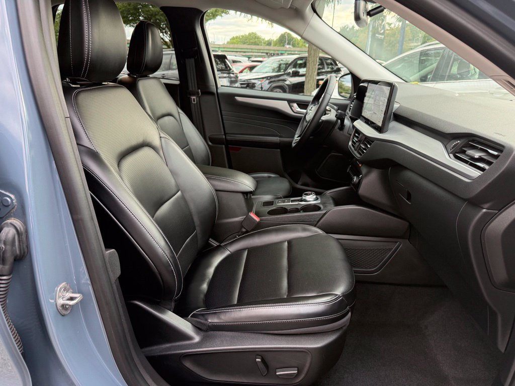 Certified 2023 Ford Escape Platinum AWD/4WD image 29