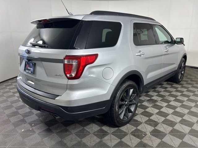 Certified 2018 Ford Explorer XLT w/ Equipment Group 202A AWD/4WD image 6