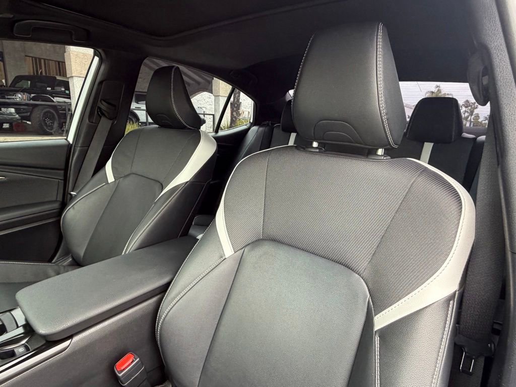 Used 2025 Toyota Camry SE w/ Convenience Package FWD image 22