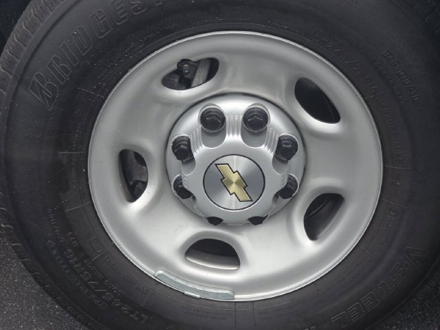 Used 2025 Chevrolet Express 2500 w/ Driver Convenience Package RWD image 4