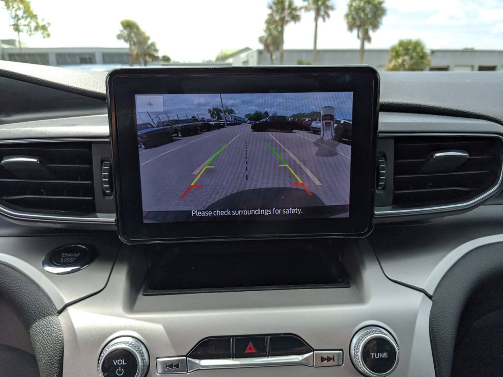 Certified 2022 Ford Explorer XLT w/ Equipment Group 202A image 22