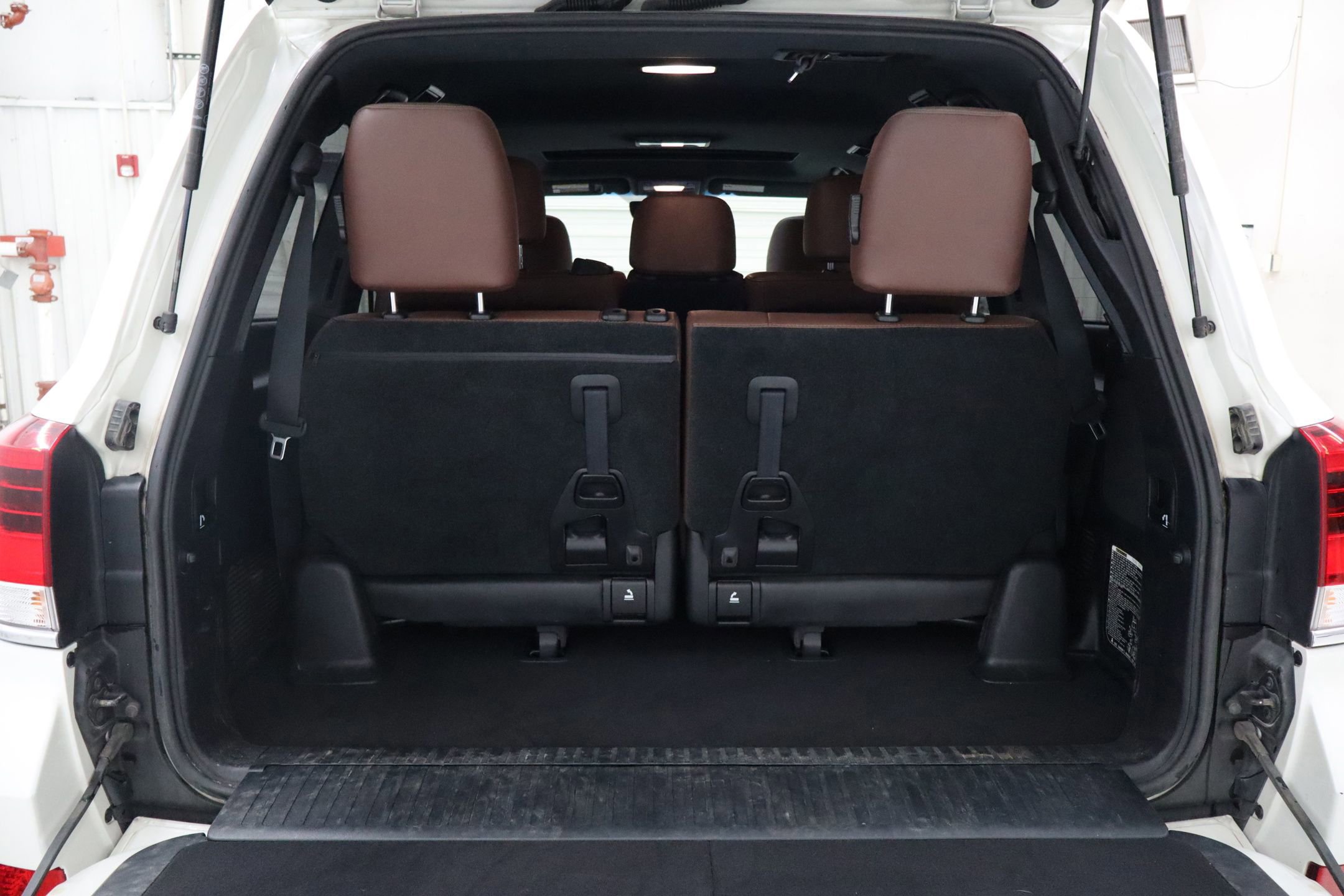 Used 2020 Toyota Land Cruiser AWD/4WD image 30