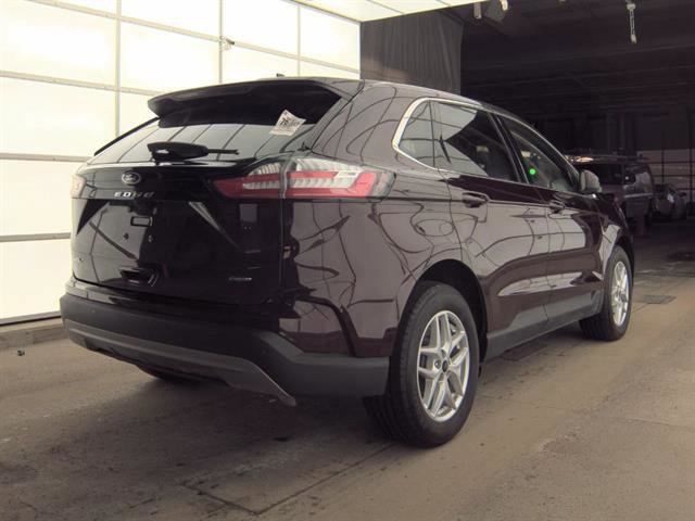 Certified 2024 Ford Edge SEL w/ Convenience Package image 4