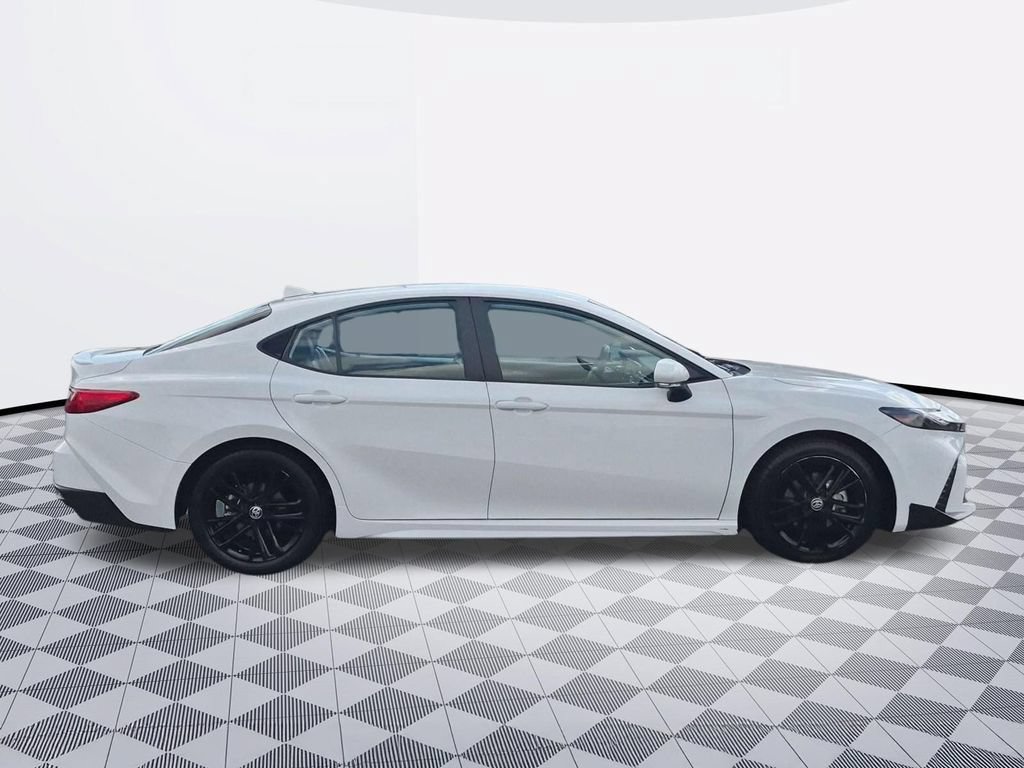 Used 2025 Toyota Camry SE FWD image 7