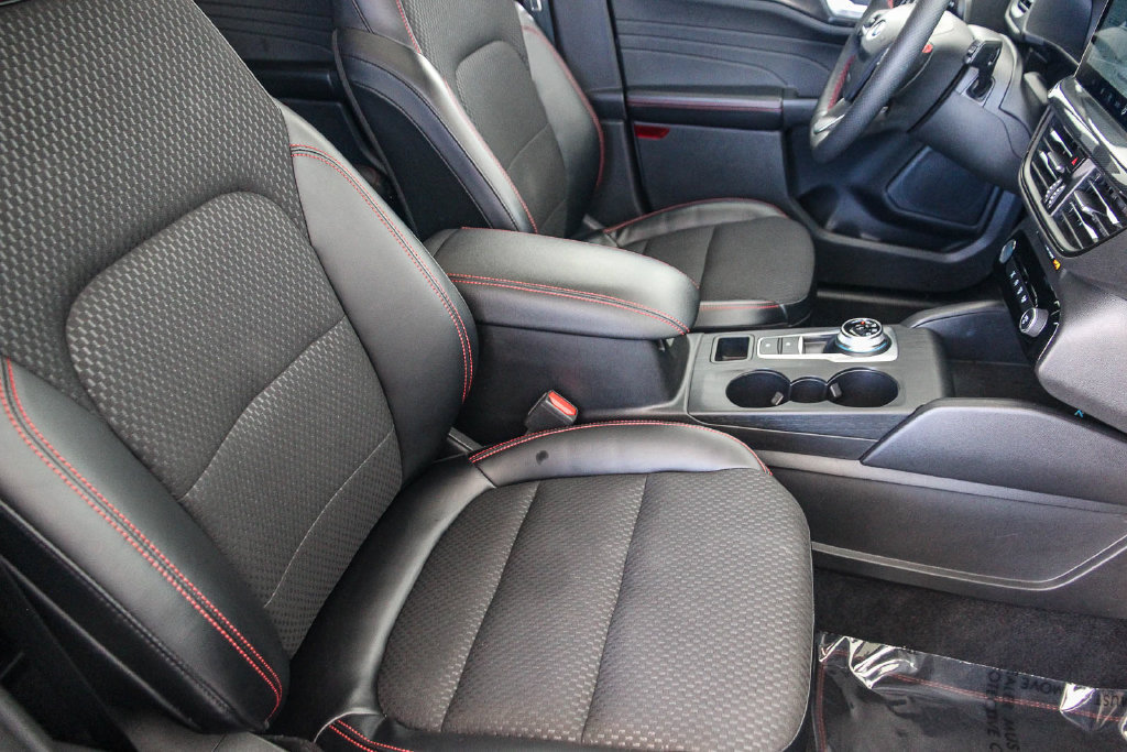 Certified 2023 Ford Escape ST-Line w/ Tech Pack #1 FWD image 8