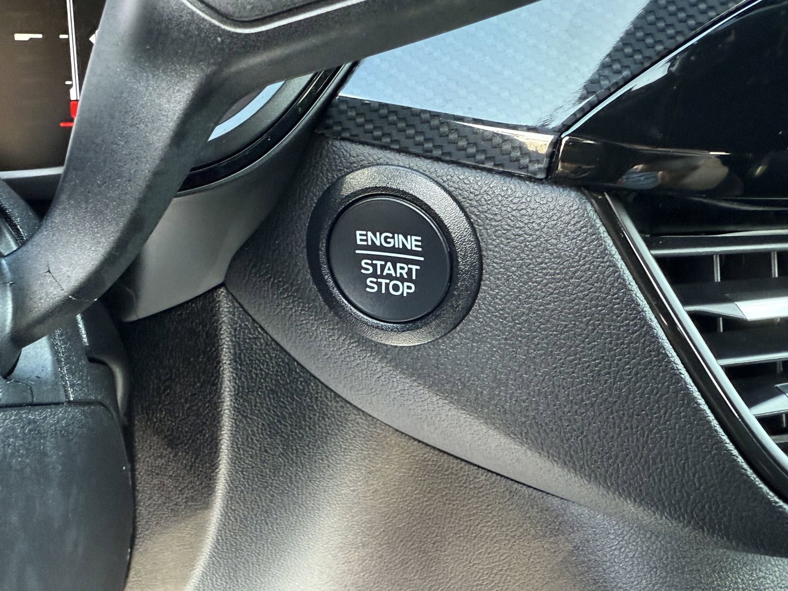 Certified 2025 Ford Escape ST-Line Elite image 28