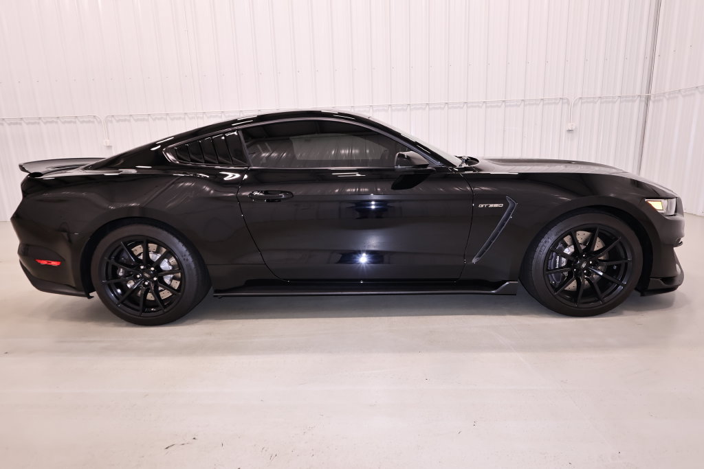 Certified 2018 Ford Mustang Shelby GT350 w/ Electronics Package RWD image 2