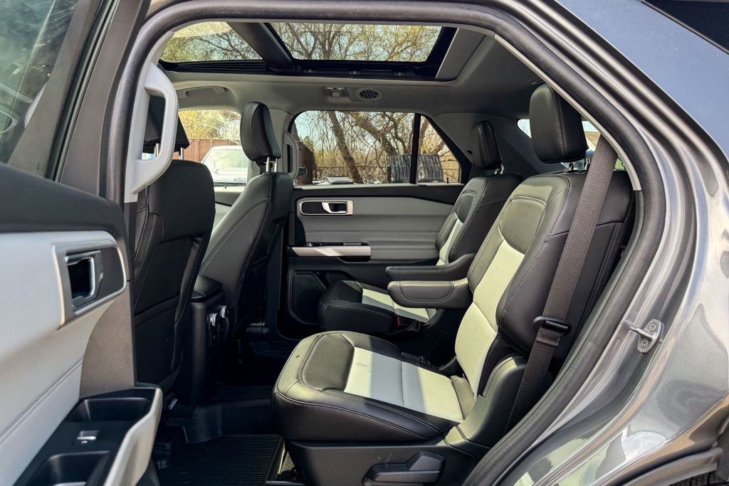 Certified 2022 Ford Explorer XLT w/ Equipment Group 202A AWD/4WD image 21