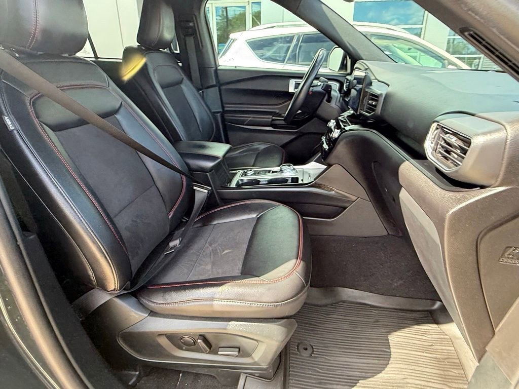 Certified 2022 Ford Explorer ST-Line AWD/4WD image 10