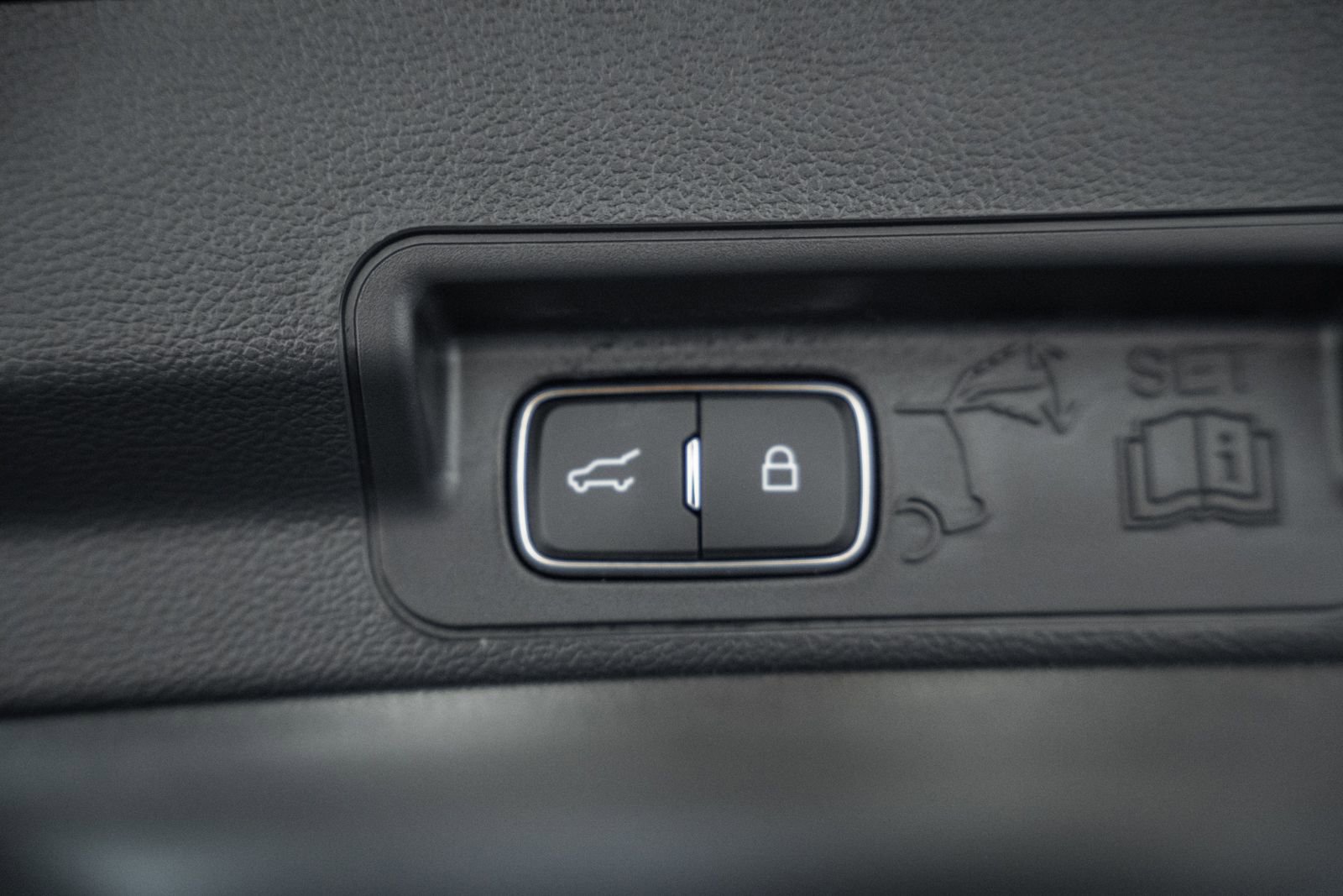 Certified 2025 Ford Explorer Active w/ Active Comfort Package image 23