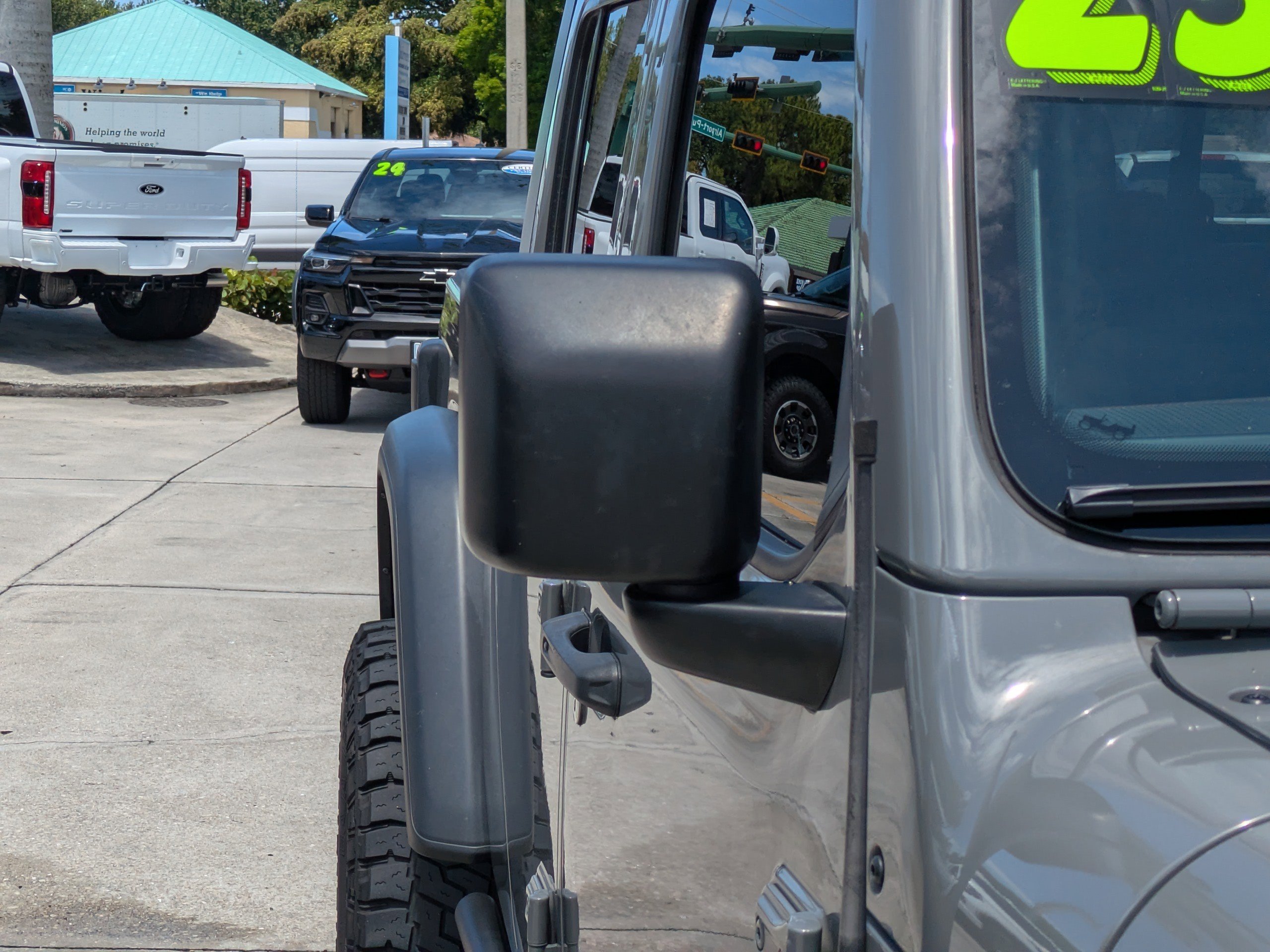 Used 2023 Jeep Gladiator Rubicon w/ LED Lighting Group AWD/4WD image 9