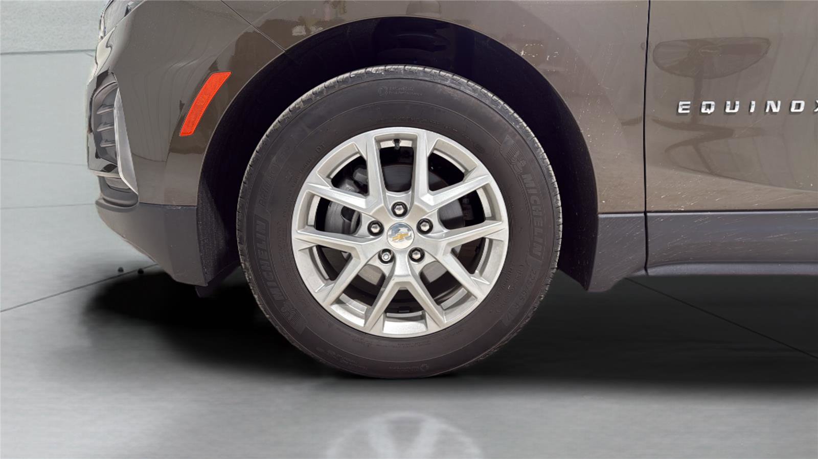 Used 2024 Chevrolet Equinox LT FWD image 29