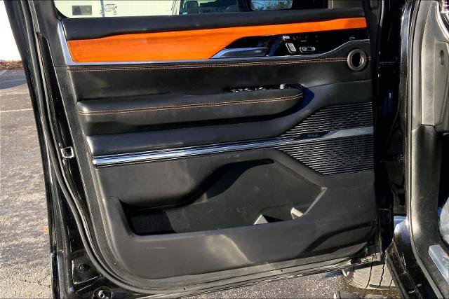 Used 2022 Jeep Grand Wagoneer Series III w/ Rear Seat Video Group 1 image 21