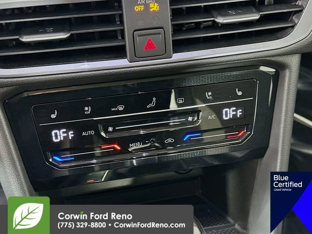 Used 2025 Volkswagen Taos SEL image 18