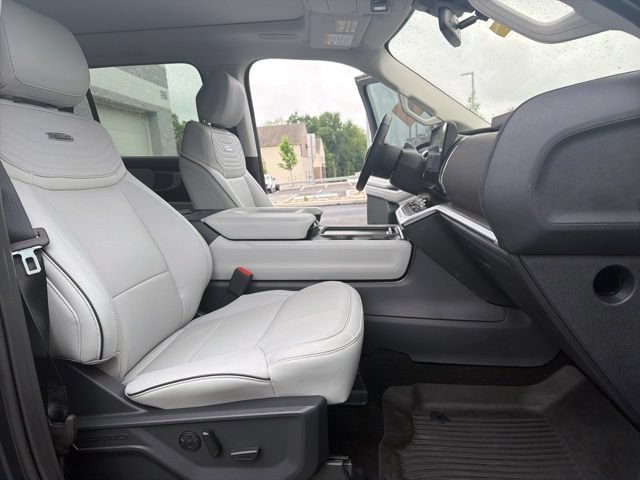 Certified 2025 Ford Expedition Platinum w/ Platinum Ultimate Package AWD/4WD image 16