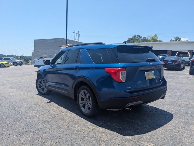 Certified 2022 Ford Explorer XLT w/ Equipment Group 202A RWD image 8