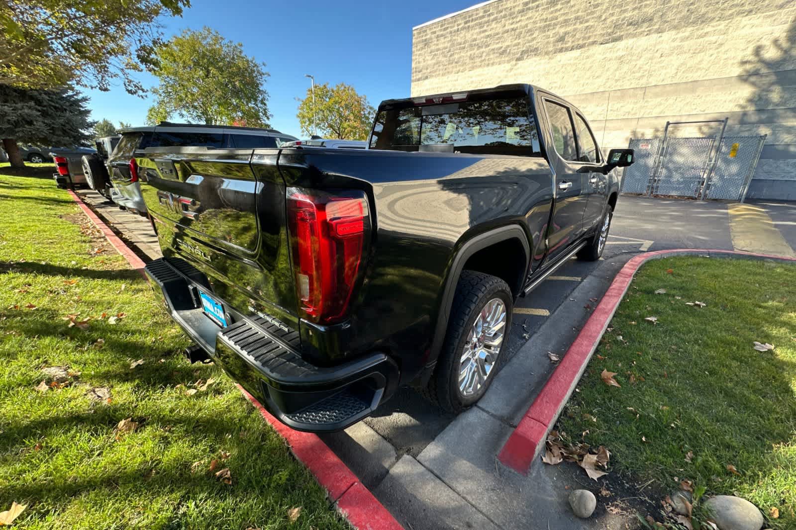 Used 2020 GMC Sierra 1500 Denali w/ Denali Ultimate Package AWD/4WD image 4