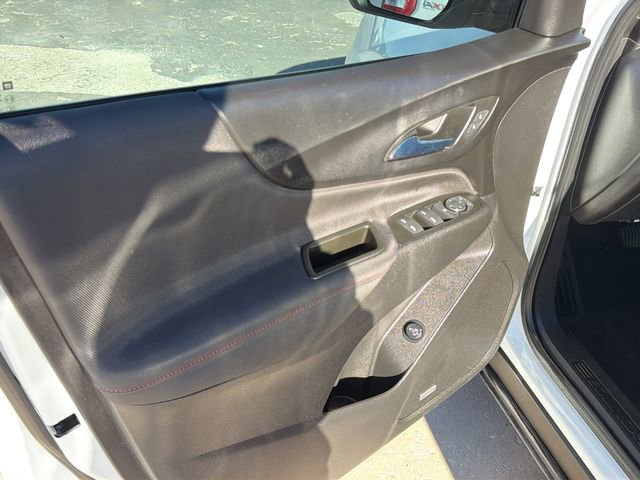 Used 2022 Chevrolet Equinox RS w/ RS Leather Package image 18
