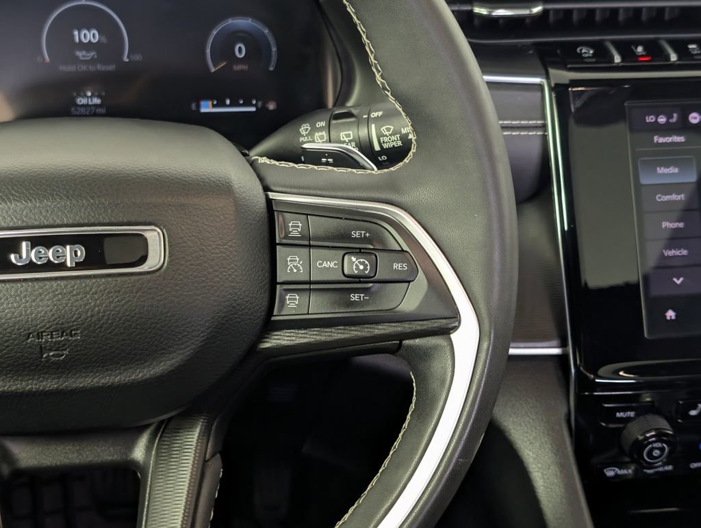 Used 2023 Jeep Grand Cherokee Altitude AWD/4WD image 20