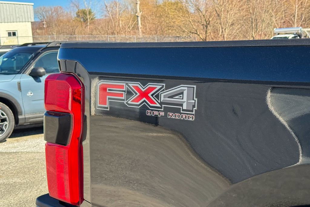 Certified 2024 Ford F250 Platinum w/ FX4 Off-Road Package AWD/4WD image 25