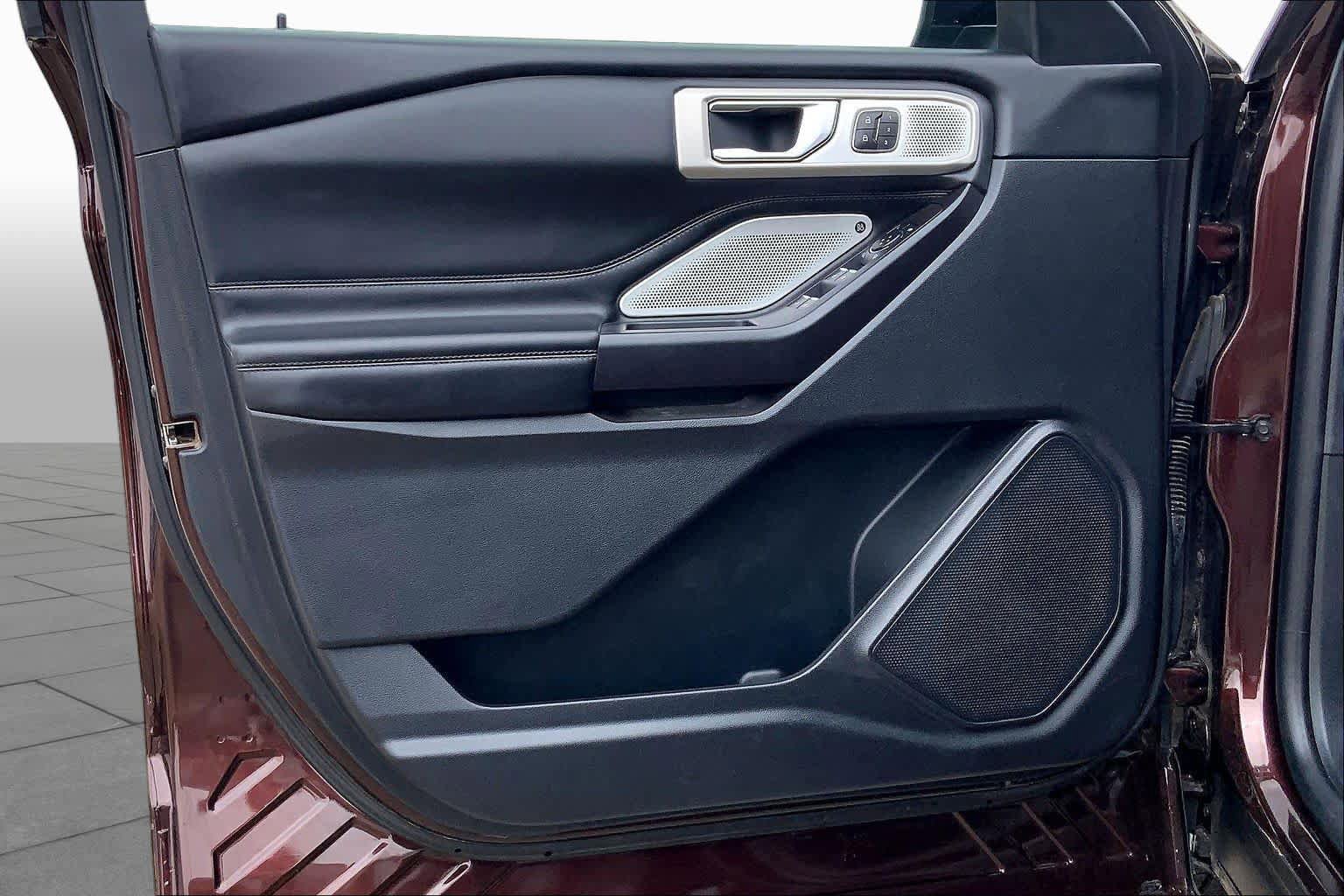 Certified 2020 Ford Explorer Platinum w/ Premium Technology Package AWD/4WD image 22