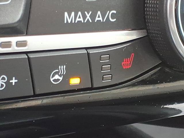 Certified 2022 Ford Escape SE w/ SE Sport Appearance Package image 17