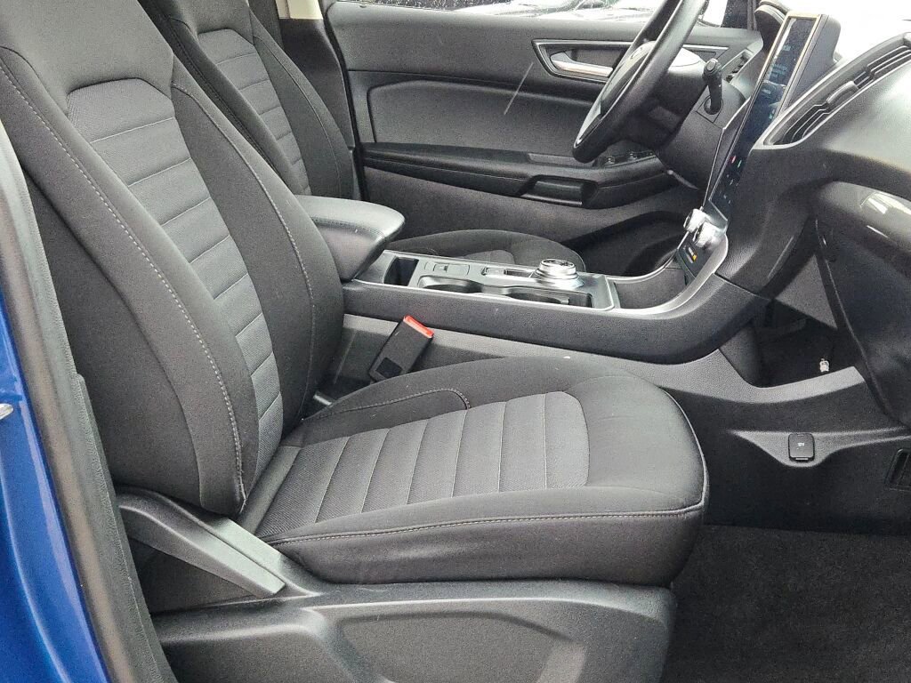 Certified 2022 Ford Edge SE w/ Black Appearance Package image 8