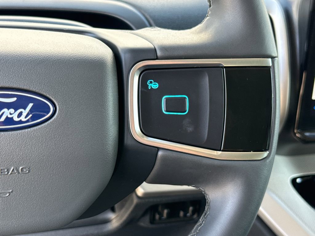 Certified 2025 Ford Expedition Active image 16