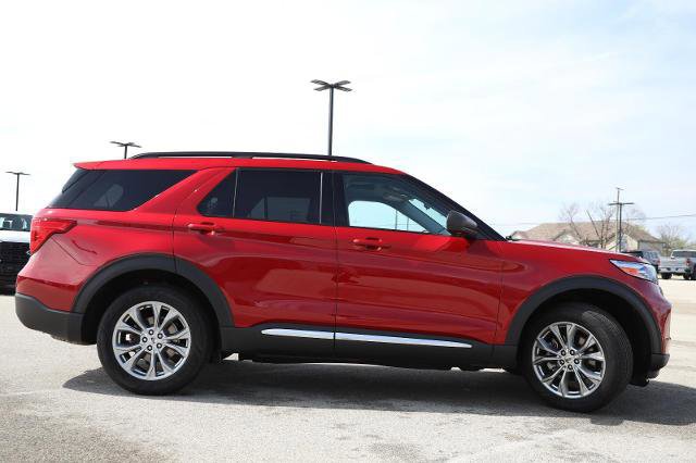 Certified 2023 Ford Explorer XLT w/ Equipment Group 202A image 2