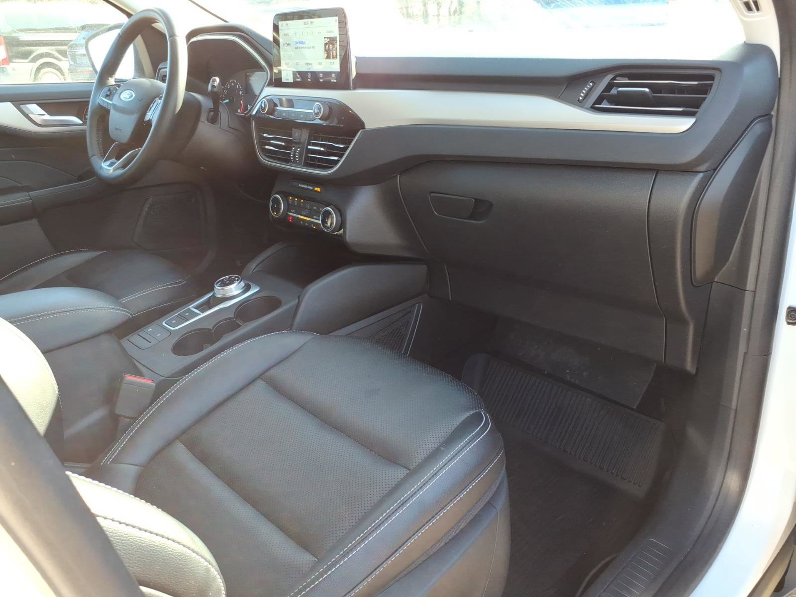 Certified 2022 Ford Escape SEL image 9