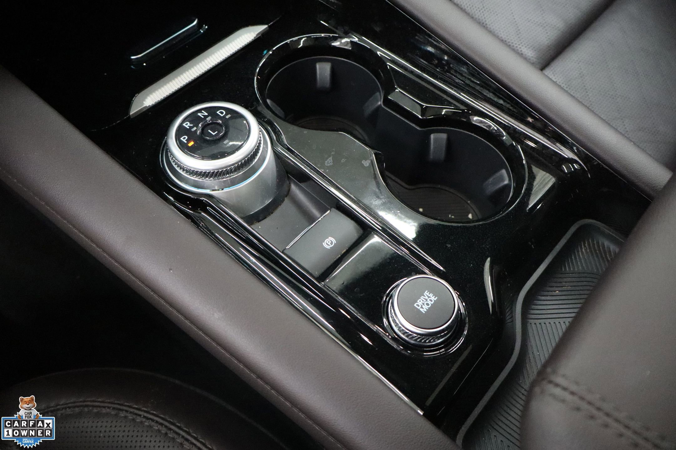 Certified 2025 Ford Explorer Platinum RWD image 26