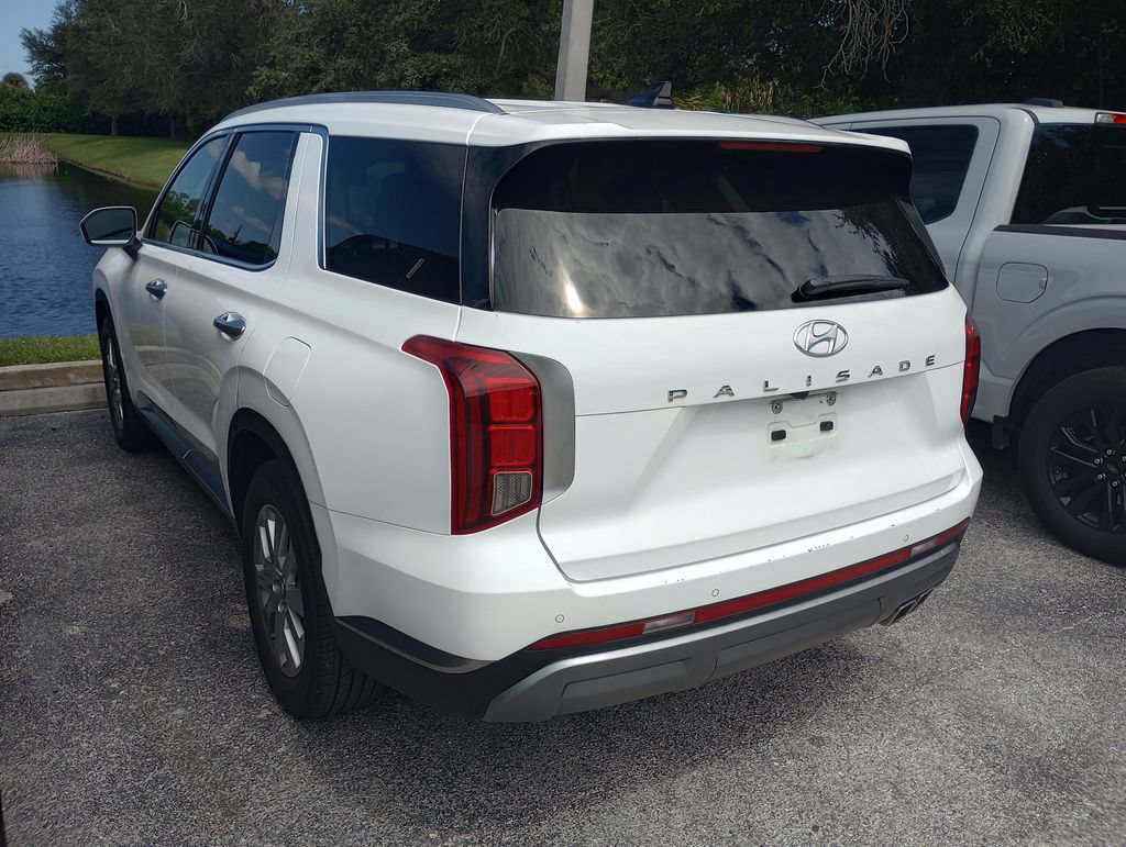 Used 2025 Hyundai Palisade SEL FWD image 2