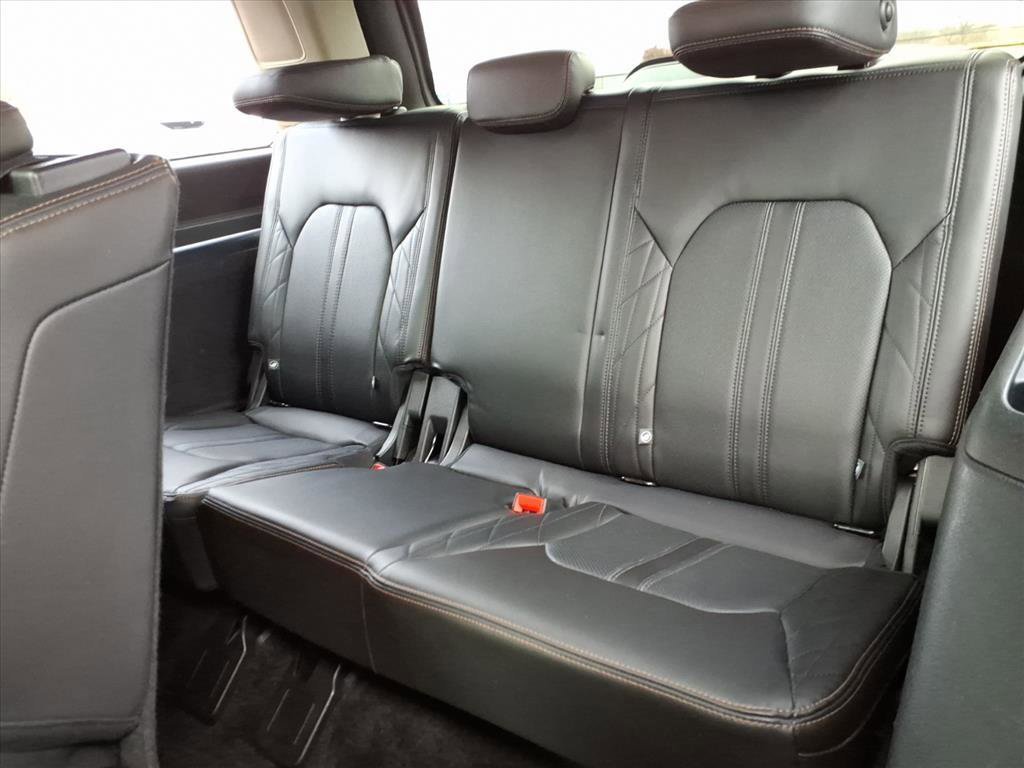 Certified 2018 Ford Expedition Platinum image 13