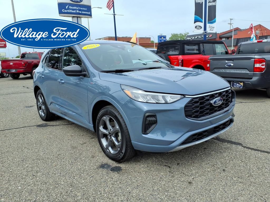 Certified 2024 Ford Escape ST-Line w/ Tech Pack #1 AWD/4WD image 4