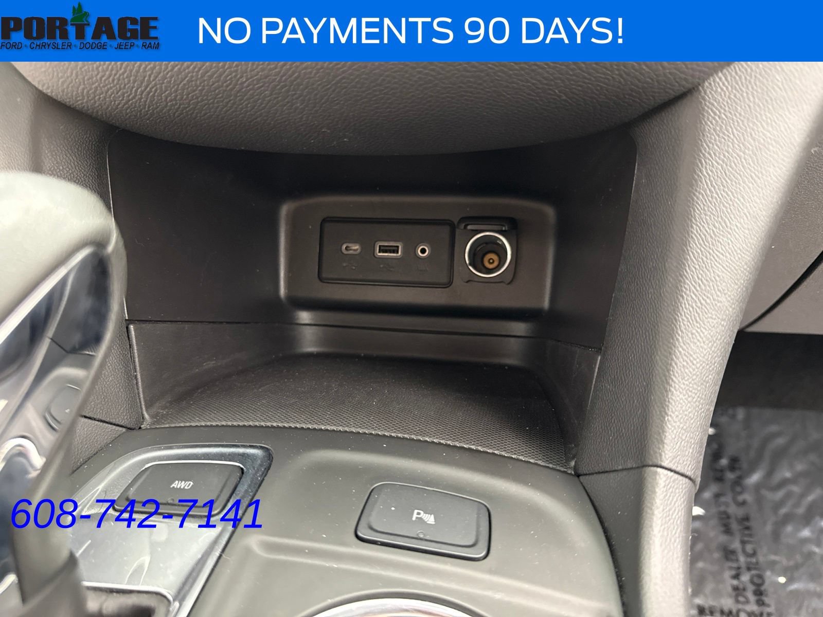 Used 2024 Chevrolet Equinox LT AWD/4WD image 17