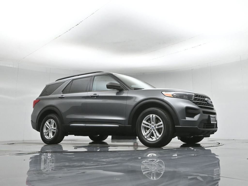 Certified 2023 Ford Explorer XLT image 4