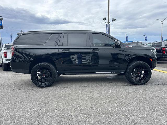 Used 2022 Chevrolet Suburban Z71 w/ Luxury Package AWD/4WD image 4