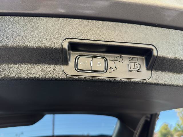 Certified 2023 Ford Explorer XLT RWD image 24